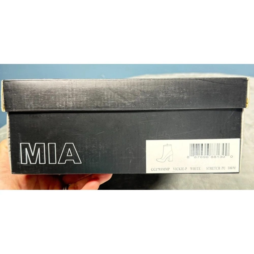 MIA Vickie P Boots Womens 10 White Stretch Sock Bootie Block Heel